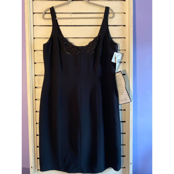 Jones New York Dresses & Skirts - Jones New York Woman’s black dress size 16 sleeveless black lace bead PO w tags